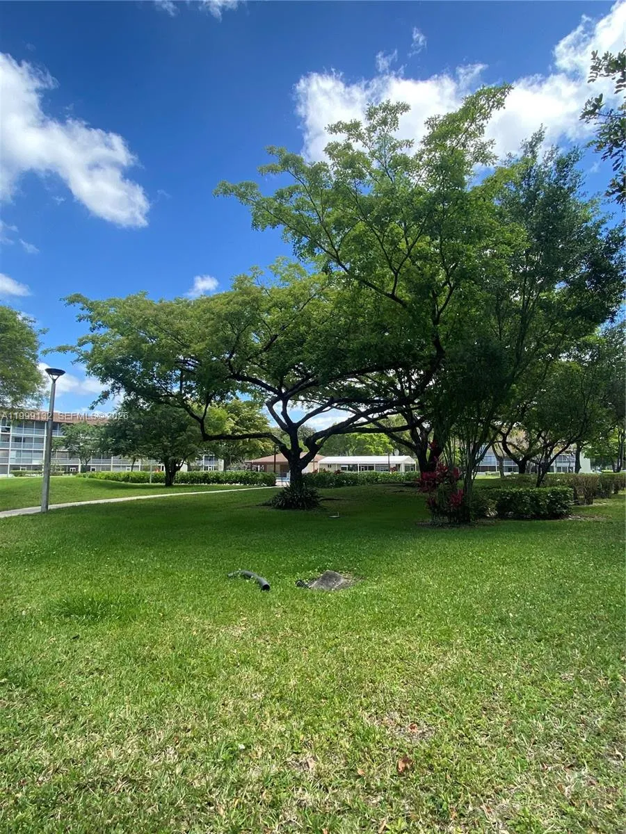 13255 Sw 9th Ct 202g, Pembroke Pines, Florida 3302, Pembroke Pines, Florida 33027, 2 Bedrooms Bedrooms, ,2 BathroomsBathrooms,Residential Lease,For Rent,13255 Sw 9th Ct 202g, Pembroke Pines, Florida 3302,A11999132