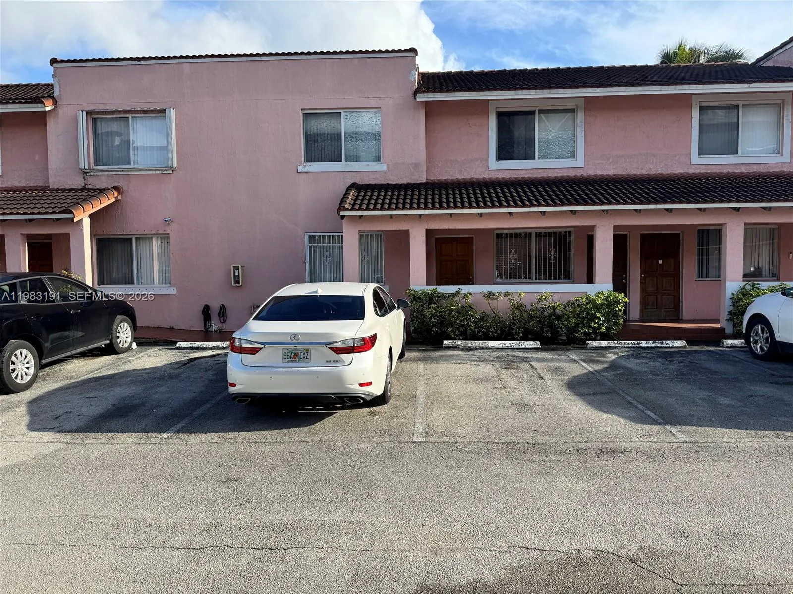 8025 Lake Dr 102, Doral, Florida 33166, Doral, Florida 33166, 2 Bedrooms Bedrooms, ,2 BathroomsBathrooms,Residential Lease,For Rent,8025 Lake Dr 102, Doral, Florida 33166,A11983191