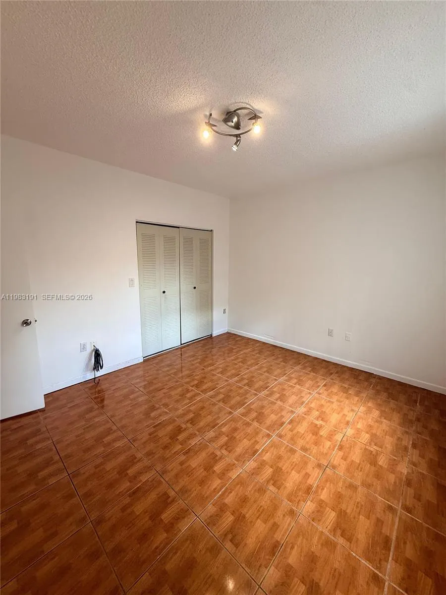 8025 Lake Dr 102, Doral, Florida 33166, Doral, Florida 33166, 2 Bedrooms Bedrooms, ,2 BathroomsBathrooms,Residential Lease,For Rent,8025 Lake Dr 102, Doral, Florida 33166,A11983191