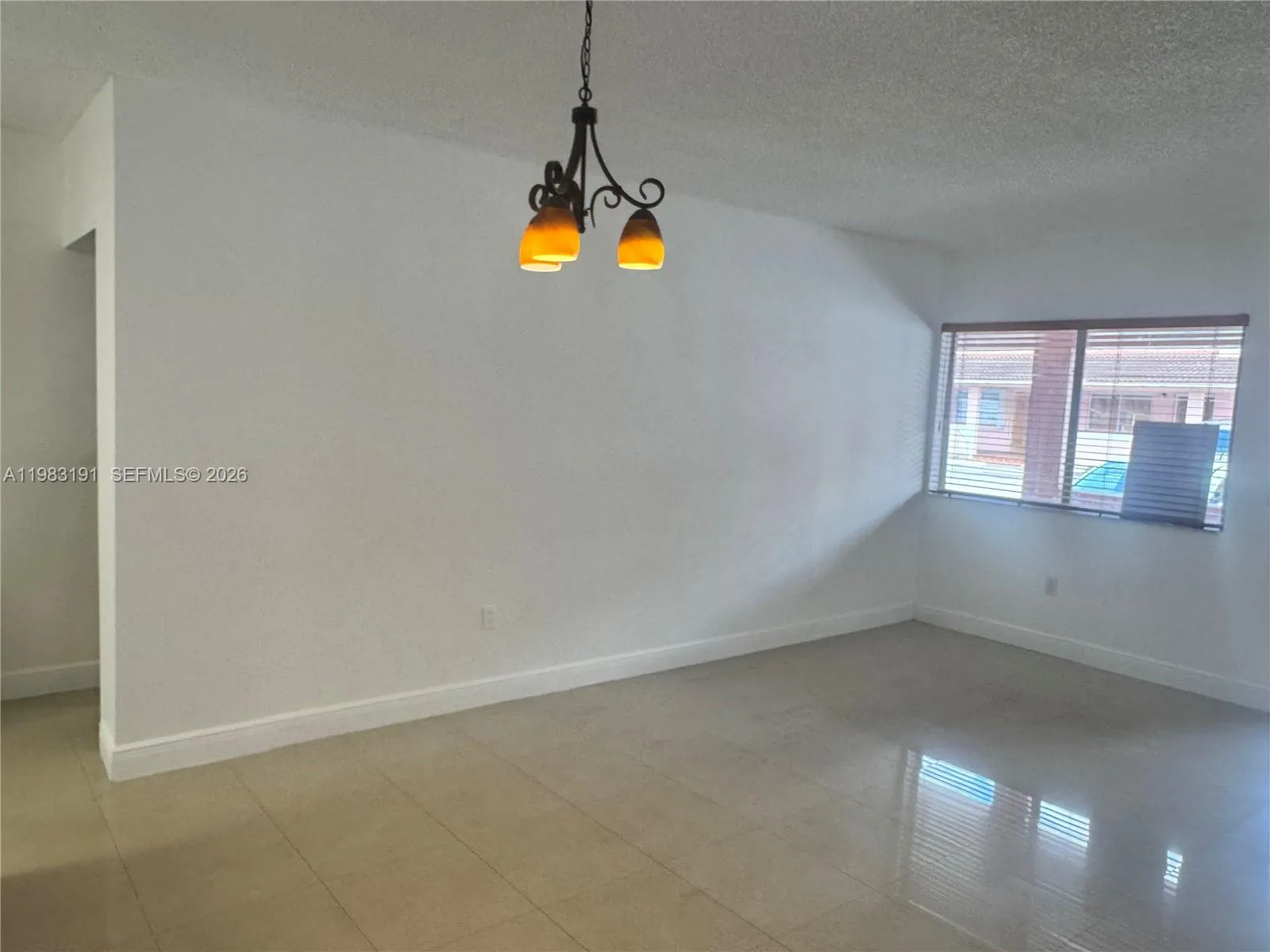 8025 Lake Dr 102, Doral, Florida 33166, Doral, Florida 33166, 2 Bedrooms Bedrooms, ,2 BathroomsBathrooms,Residential Lease,For Rent,8025 Lake Dr 102, Doral, Florida 33166,A11983191