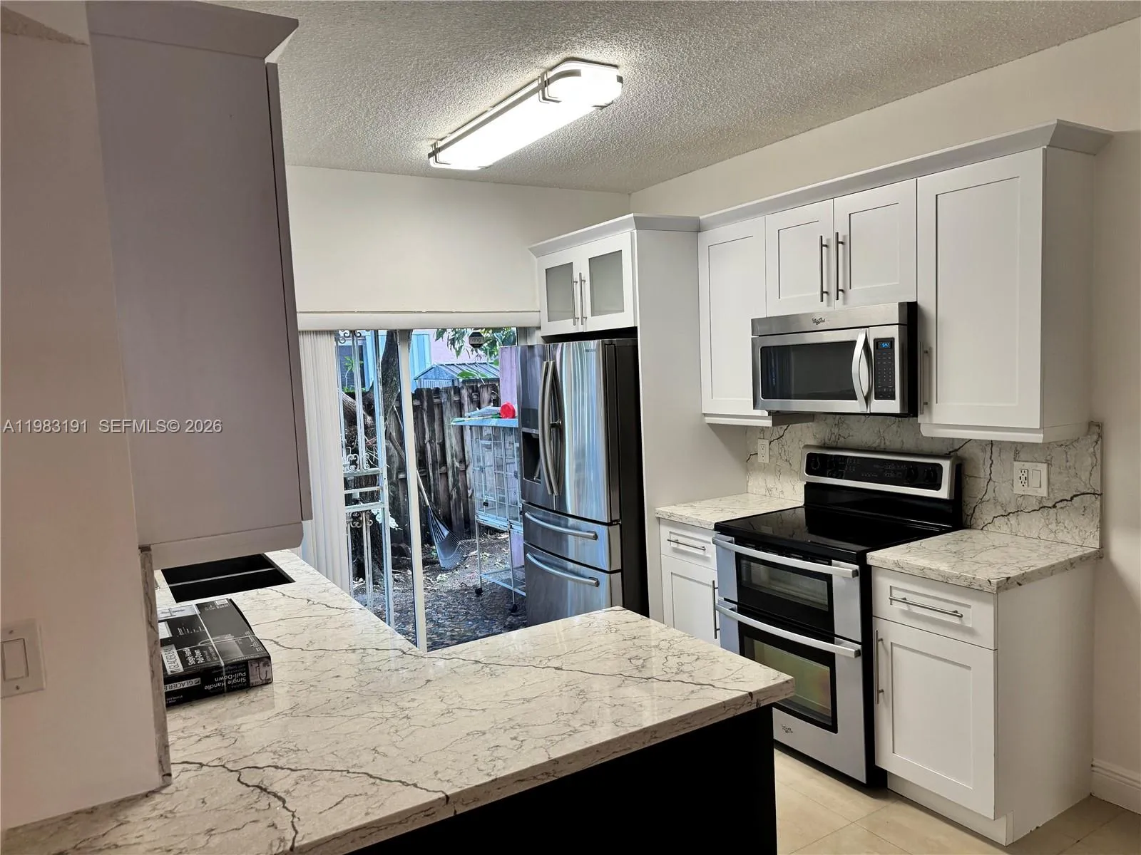 8025 Lake Dr 102, Doral, Florida 33166, Doral, Florida 33166, 2 Bedrooms Bedrooms, ,2 BathroomsBathrooms,Residential Lease,For Rent,8025 Lake Dr 102, Doral, Florida 33166,A11983191