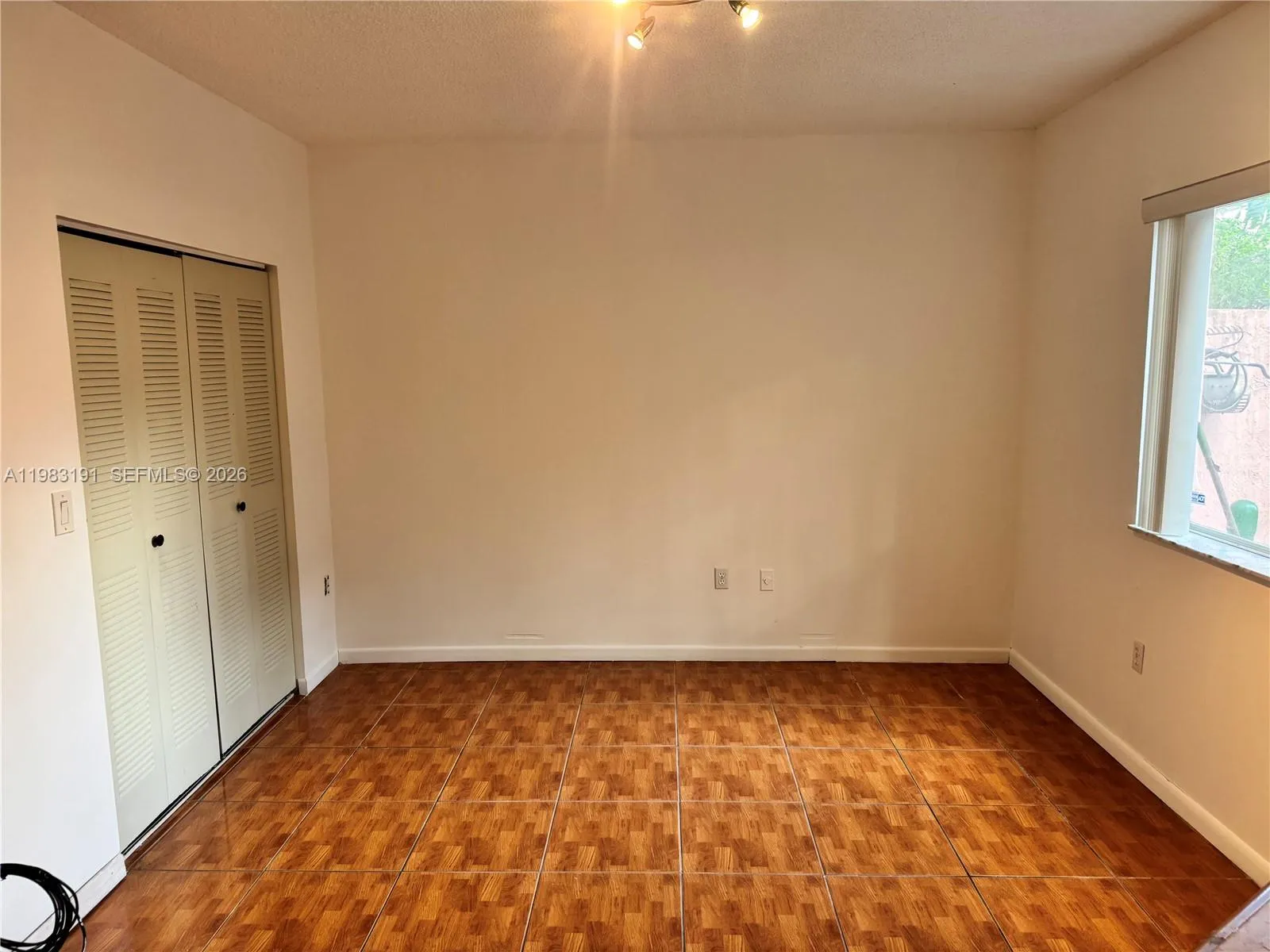 8025 Lake Dr 102, Doral, Florida 33166, Doral, Florida 33166, 2 Bedrooms Bedrooms, ,2 BathroomsBathrooms,Residential Lease,For Rent,8025 Lake Dr 102, Doral, Florida 33166,A11983191