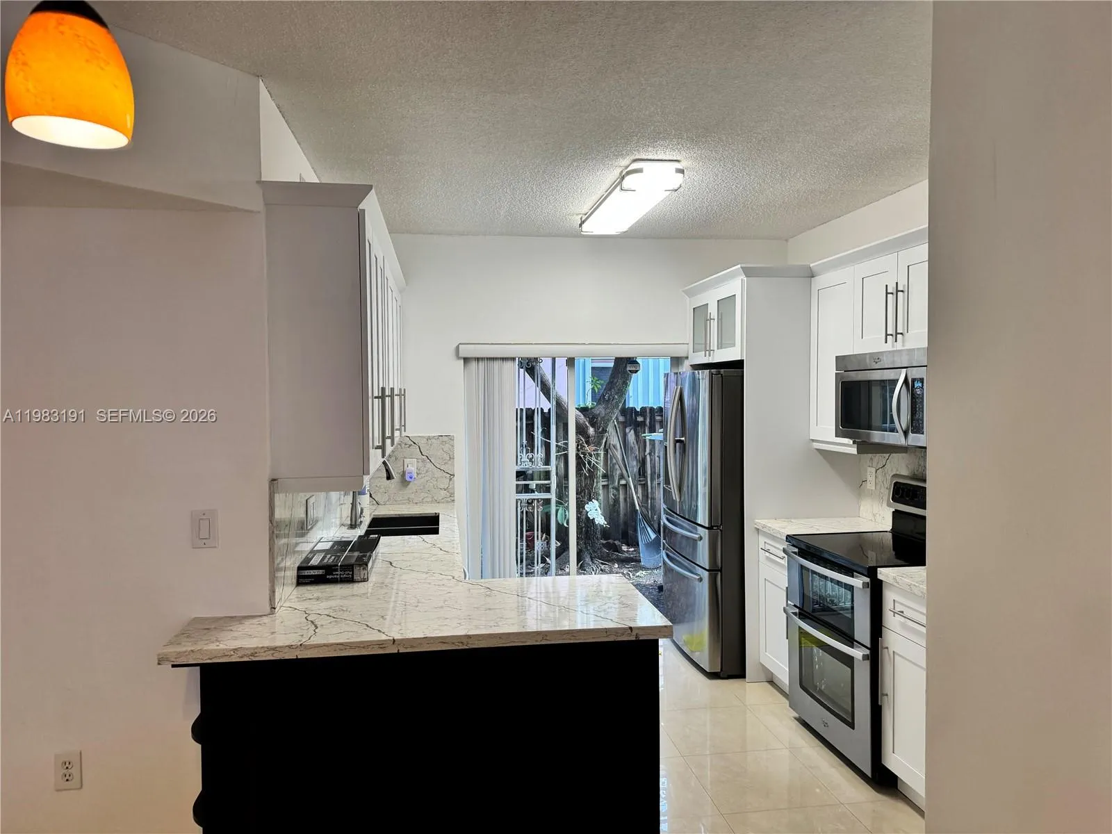 8025 Lake Dr 102, Doral, Florida 33166, Doral, Florida 33166, 2 Bedrooms Bedrooms, ,2 BathroomsBathrooms,Residential Lease,For Rent,8025 Lake Dr 102, Doral, Florida 33166,A11983191