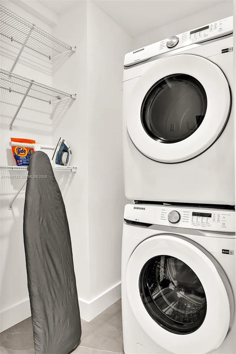 2100 Miami Rd 204, Fort Lauderdale, Florida 33316, Fort Lauderdale, Florida 33316, 3 Bedrooms Bedrooms, ,3 BathroomsBathrooms,Residential Lease,For Rent,2100 Miami Rd 204, Fort Lauderdale, Florida 33316,A11999133