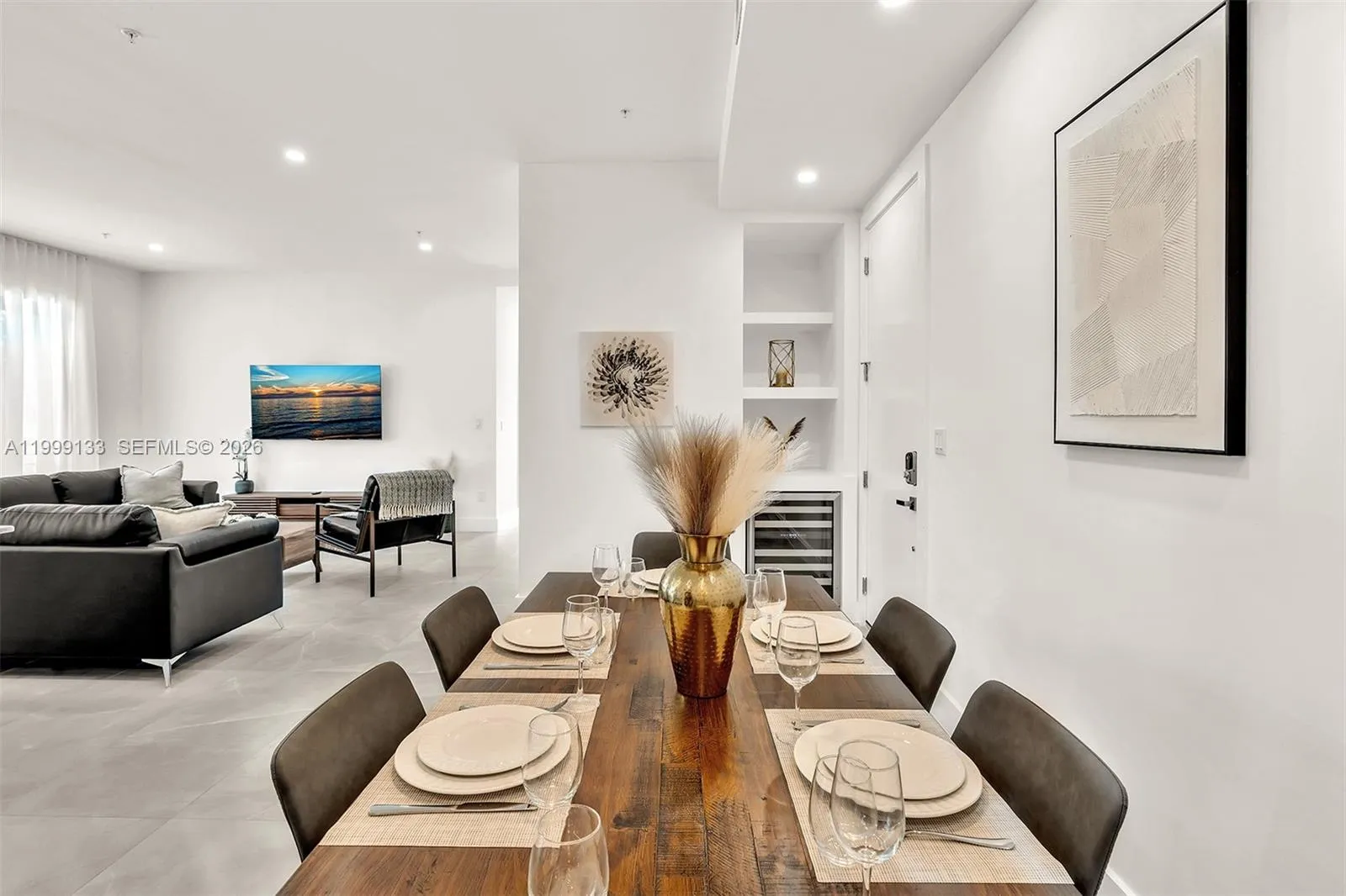 2100 Miami Rd 204, Fort Lauderdale, Florida 33316, Fort Lauderdale, Florida 33316, 3 Bedrooms Bedrooms, ,3 BathroomsBathrooms,Residential Lease,For Rent,2100 Miami Rd 204, Fort Lauderdale, Florida 33316,A11999133