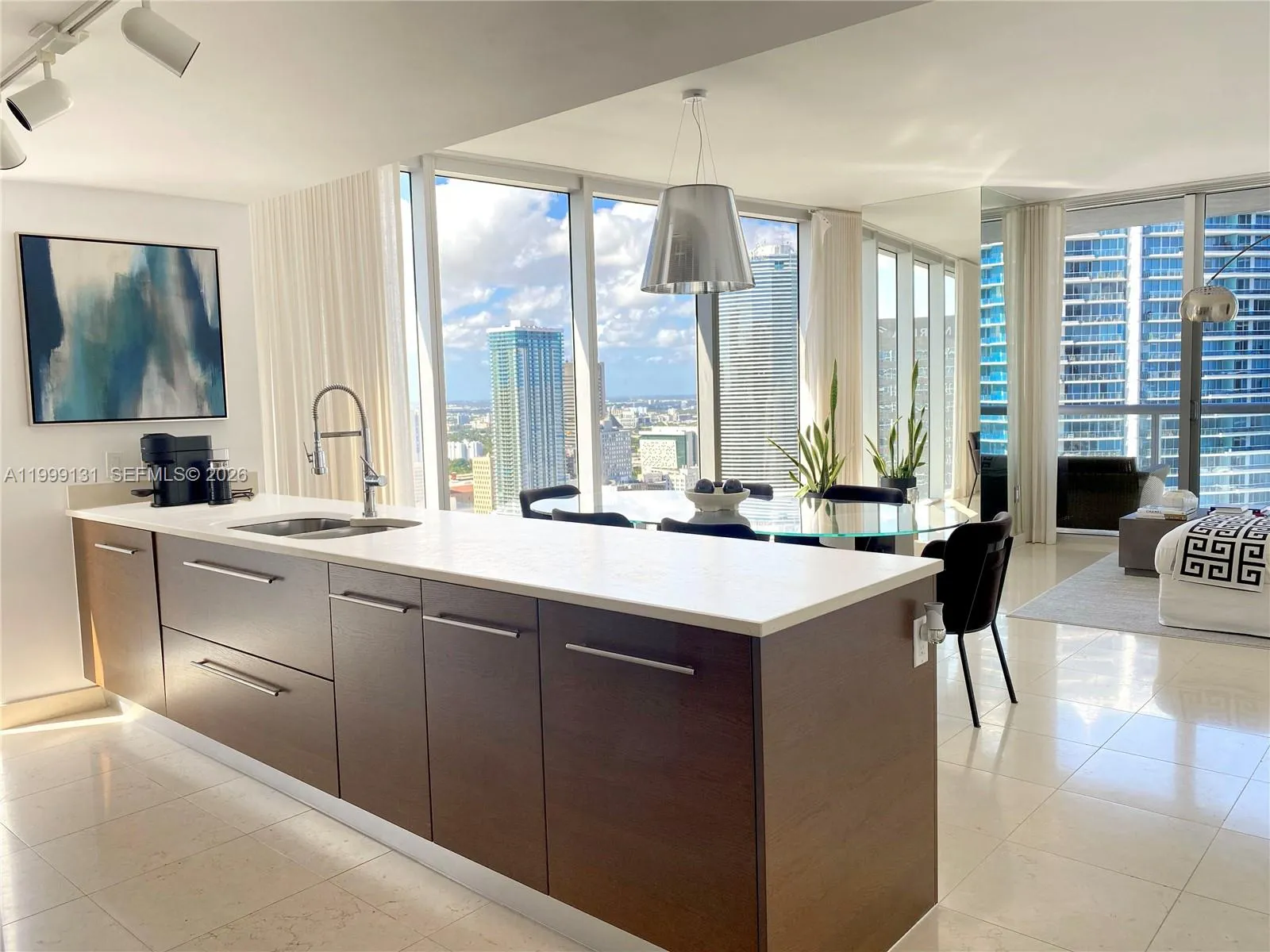 475 Brickell Ave 3915, Miami, Florida 33131, Miami, Florida 33131, 2 Bedrooms Bedrooms, ,2 BathroomsBathrooms,Residential Lease,For Rent,475 Brickell Ave 3915, Miami, Florida 33131,A11999131