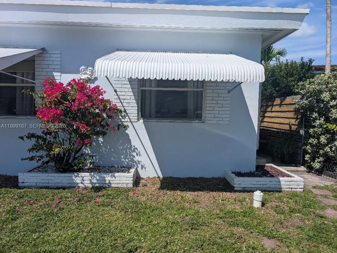 1004 N 16th Ave 1, Hollywood, Florida 33020, Hollywood, Florida 33020, ,1 BathroomBathrooms,Residential Lease,For Rent,1004 N 16th Ave 1, Hollywood, Florida 33020,A11999167