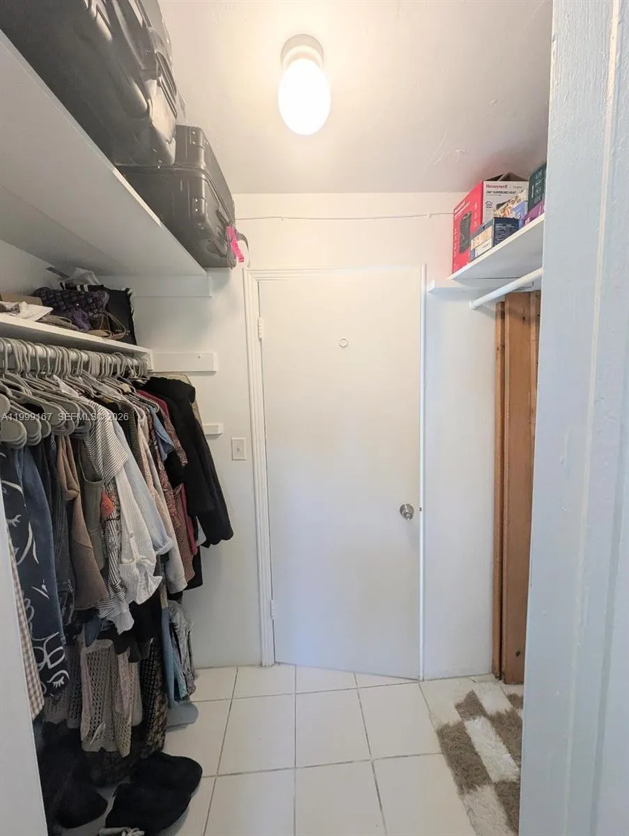 1004 N 16th Ave 1, Hollywood, Florida 33020, Hollywood, Florida 33020, ,1 BathroomBathrooms,Residential Lease,For Rent,1004 N 16th Ave 1, Hollywood, Florida 33020,A11999167