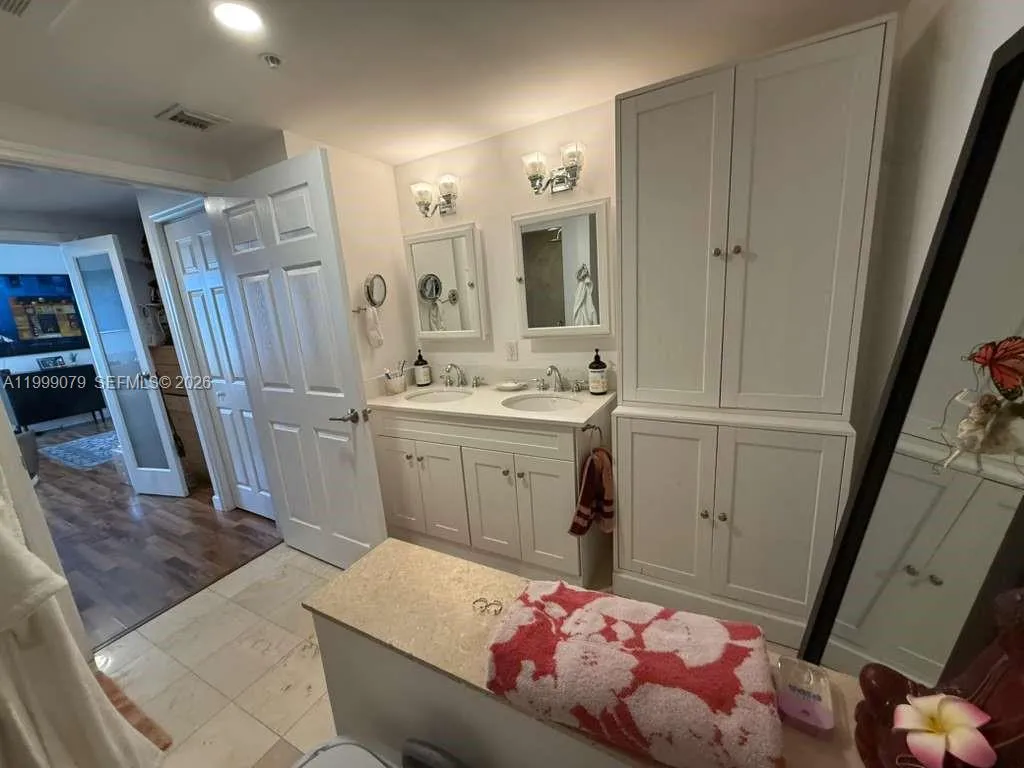 711 Biltmore Way 603, Coral Gables, Florida 33134, Coral Gables, Florida 33134, 2 Bedrooms Bedrooms, ,2 BathroomsBathrooms,Residential Lease,For Rent,711 Biltmore Way 603, Coral Gables, Florida 33134,A11999079