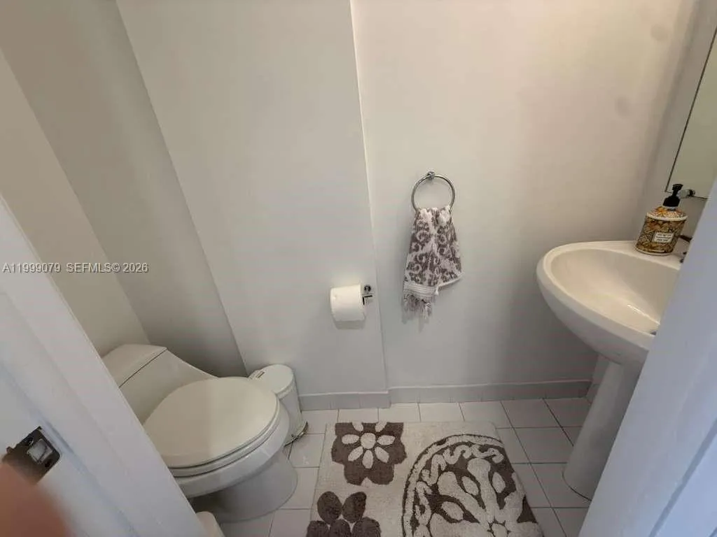 711 Biltmore Way 603, Coral Gables, Florida 33134, Coral Gables, Florida 33134, 2 Bedrooms Bedrooms, ,2 BathroomsBathrooms,Residential Lease,For Rent,711 Biltmore Way 603, Coral Gables, Florida 33134,A11999079
