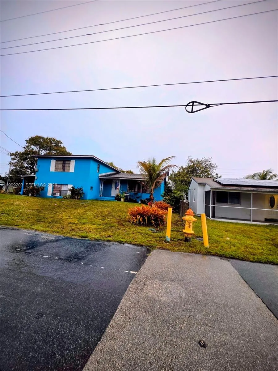 720 Sw 7th Ter, Hallandale Beach, Florida 33009, Hallandale Beach, Florida 33009, ,Residential Income,For Sale,720 Sw 7th Ter, Hallandale Beach, Florida 33009,A11999203