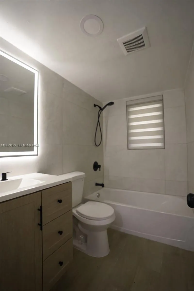 530 Se 2nd Ave F2, Deerfield Beach, Florida 33441, Deerfield Beach, Florida 33441, 2 Bedrooms Bedrooms, ,1 BathroomBathrooms,Residential Lease,For Rent,530 Se 2nd Ave F2, Deerfield Beach, Florida 33441,A11999199