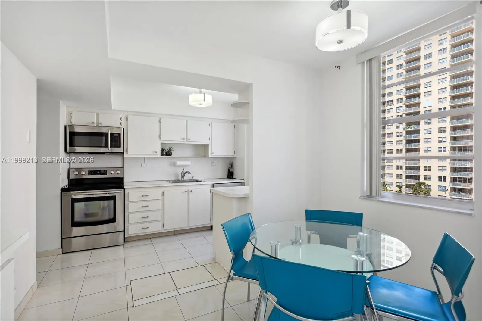 250 174th St 605, Sunny Isles Beach, Florida 33160, Sunny Isles Beach, Florida 33160, 2 Bedrooms Bedrooms, ,2 BathroomsBathrooms,Residential Lease,For Rent,250 174th St 605, Sunny Isles Beach, Florida 33160,A11999213