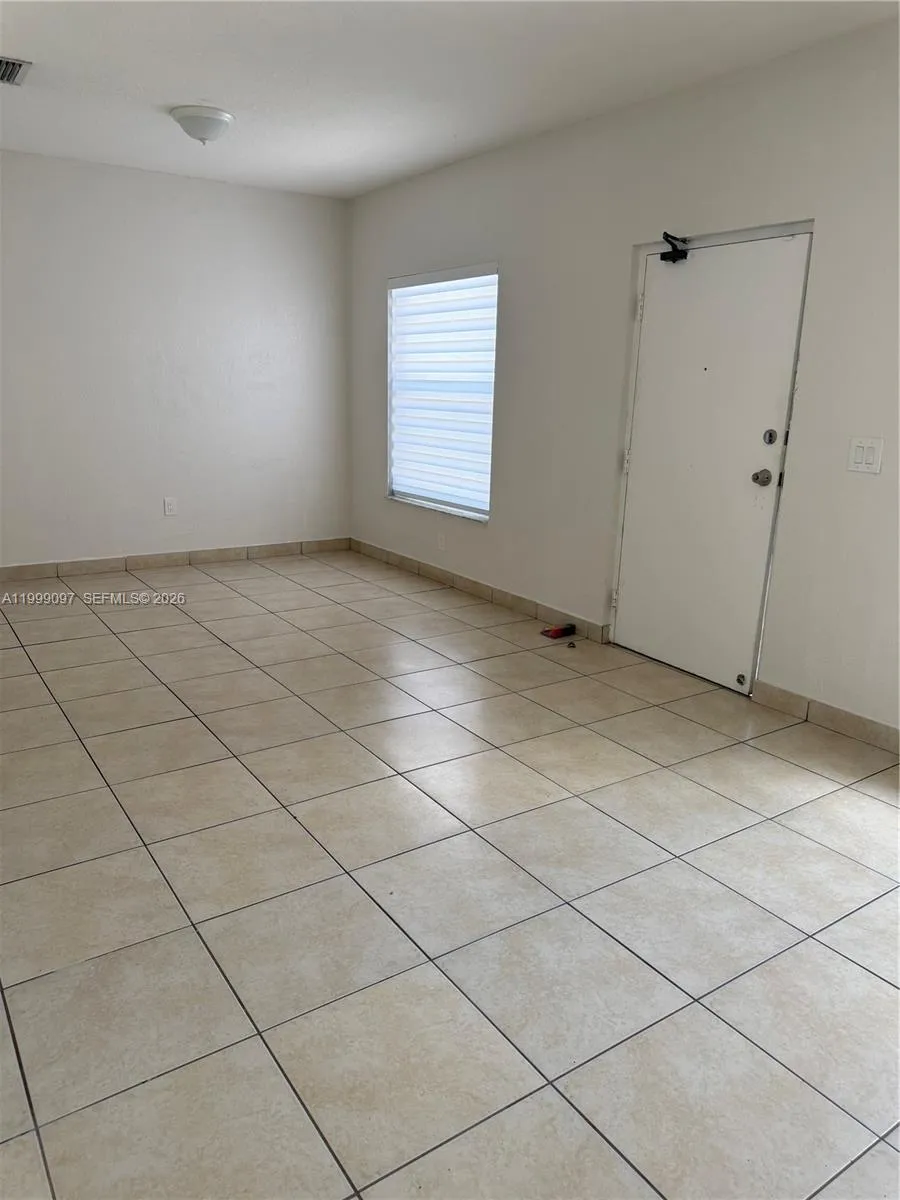 128 W 21st St 202, Hialeah, Florida 33010, Hialeah, Florida 33010, 2 Bedrooms Bedrooms, ,1 BathroomBathrooms,Residential Lease,For Rent,128 W 21st St 202, Hialeah, Florida 33010,A11999097