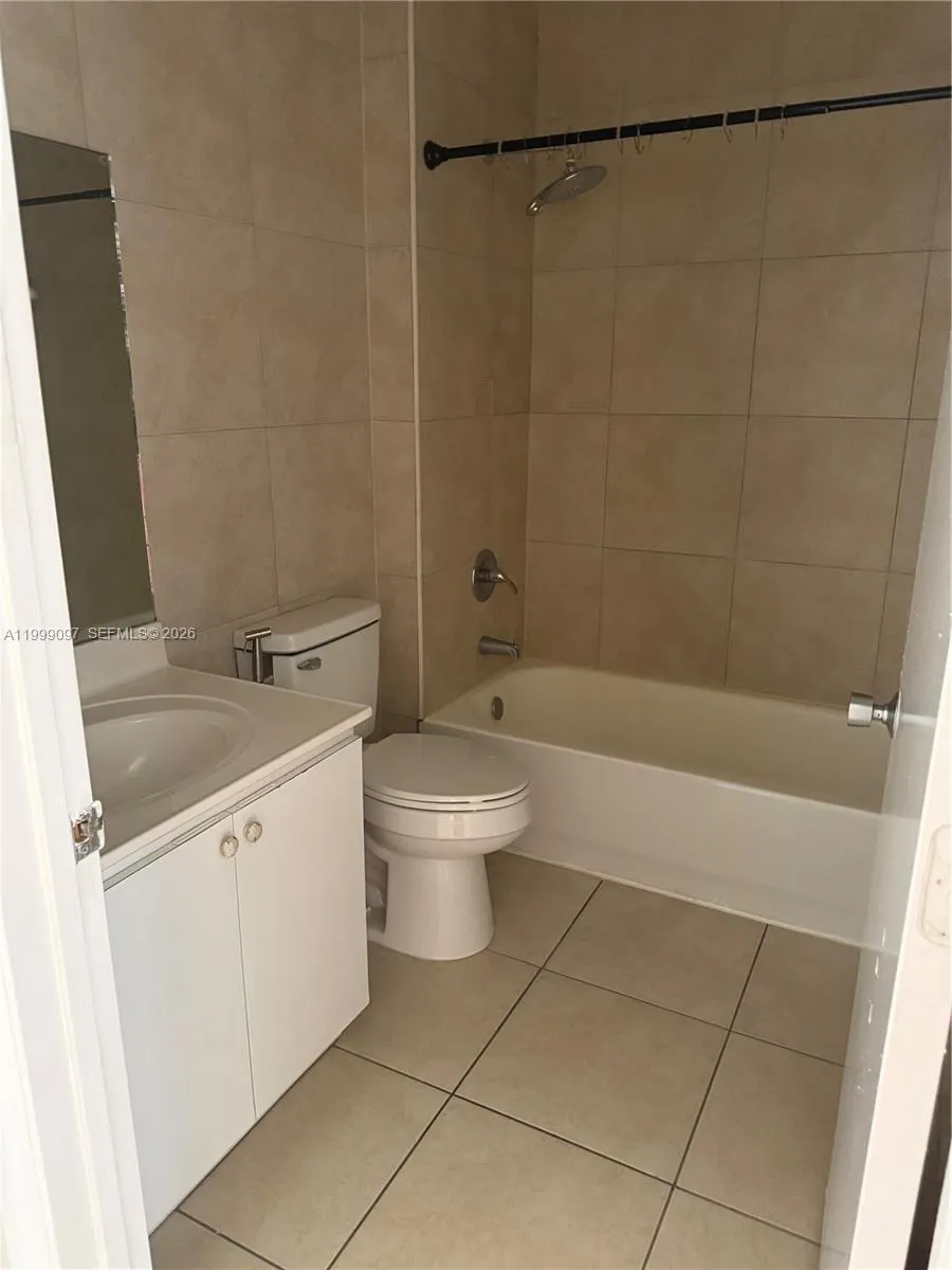 128 W 21st St 202, Hialeah, Florida 33010, Hialeah, Florida 33010, 2 Bedrooms Bedrooms, ,1 BathroomBathrooms,Residential Lease,For Rent,128 W 21st St 202, Hialeah, Florida 33010,A11999097
