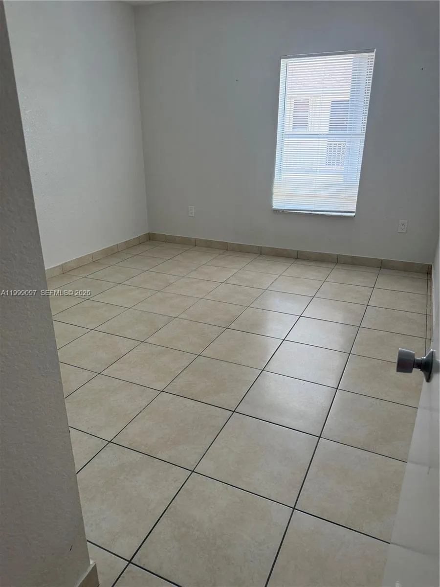 128 W 21st St 202, Hialeah, Florida 33010, Hialeah, Florida 33010, 2 Bedrooms Bedrooms, ,1 BathroomBathrooms,Residential Lease,For Rent,128 W 21st St 202, Hialeah, Florida 33010,A11999097