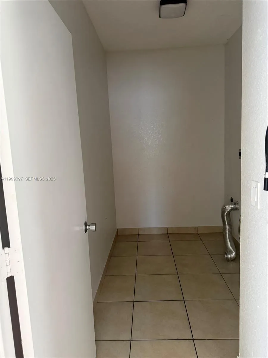 128 W 21st St 202, Hialeah, Florida 33010, Hialeah, Florida 33010, 2 Bedrooms Bedrooms, ,1 BathroomBathrooms,Residential Lease,For Rent,128 W 21st St 202, Hialeah, Florida 33010,A11999097