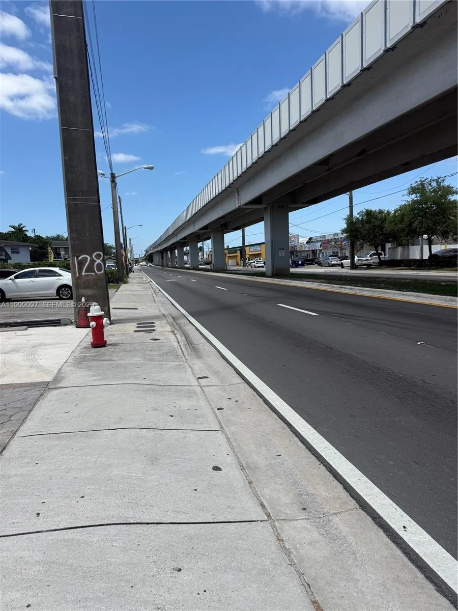 128 W 21st St 202, Hialeah, Florida 33010, Hialeah, Florida 33010, 2 Bedrooms Bedrooms, ,1 BathroomBathrooms,Residential Lease,For Rent,128 W 21st St 202, Hialeah, Florida 33010,A11999097