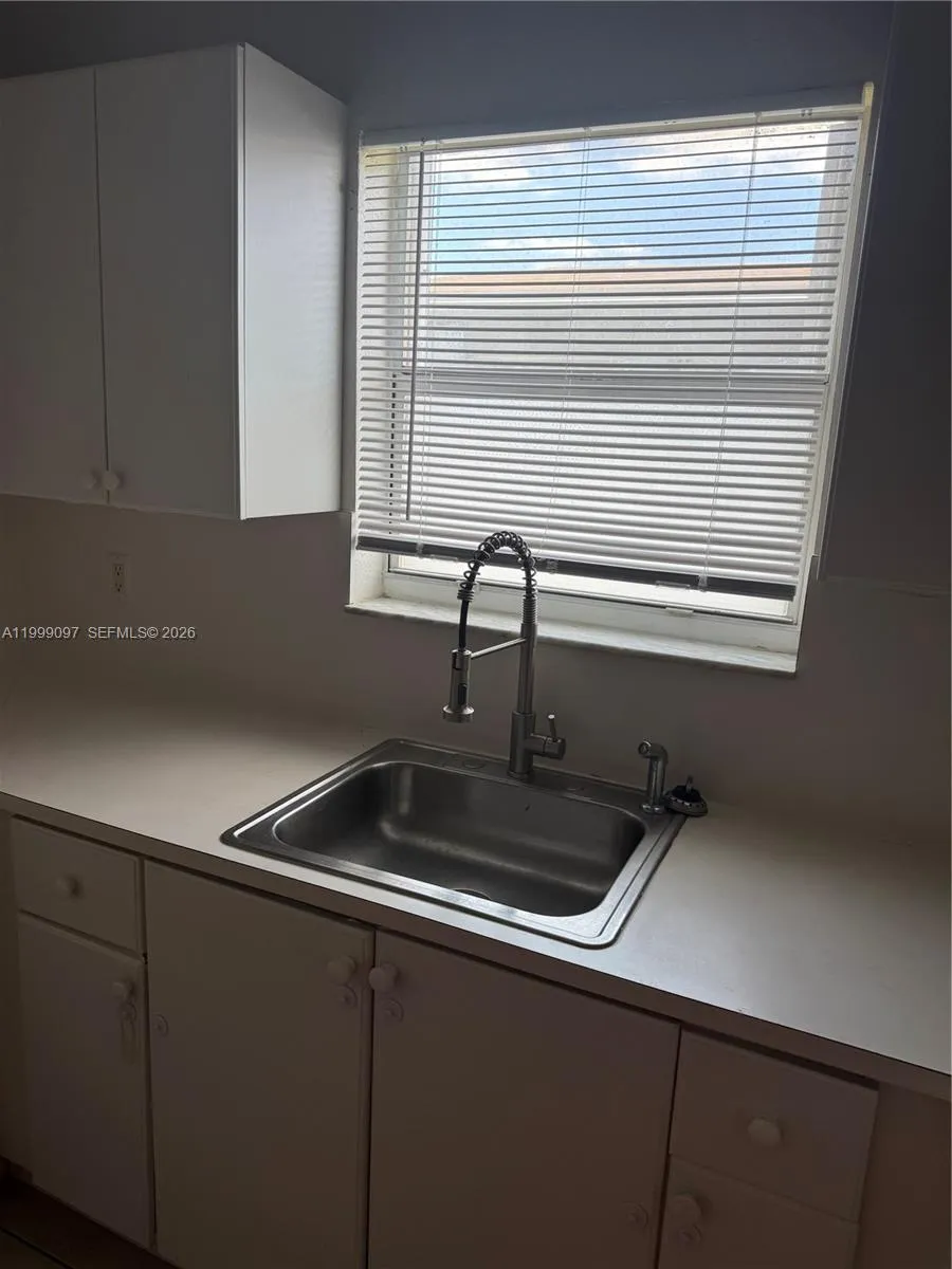 128 W 21st St 202, Hialeah, Florida 33010, Hialeah, Florida 33010, 2 Bedrooms Bedrooms, ,1 BathroomBathrooms,Residential Lease,For Rent,128 W 21st St 202, Hialeah, Florida 33010,A11999097