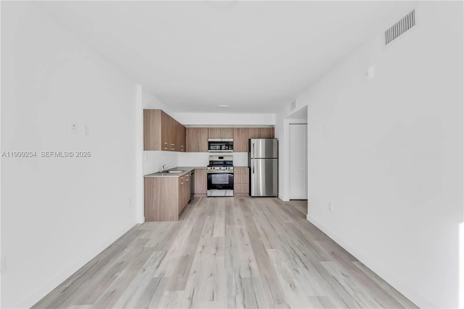 175 Nw 160th St 117, North Miami Beach, Florida 33, North Miami Beach, Florida 33169, 2 Bedrooms Bedrooms, ,2 BathroomsBathrooms,Residential Lease,For Rent,175 Nw 160th St 117, North Miami Beach, Florida 33,A11999254