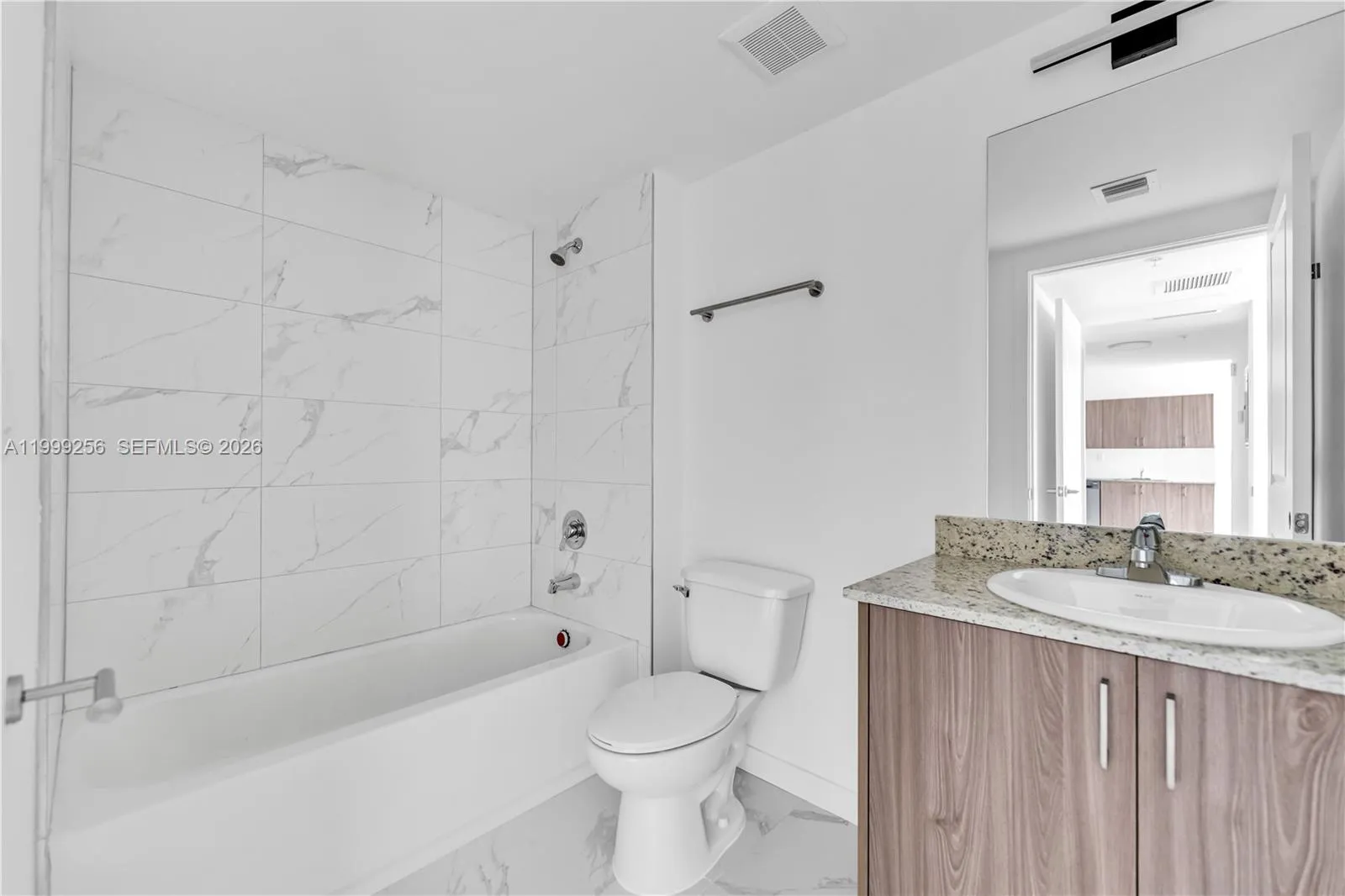 175 Nw 160th St 118, North Miami Beach, Florida 33, North Miami Beach, Florida 33169, 2 Bedrooms Bedrooms, ,2 BathroomsBathrooms,Residential Lease,For Rent,175 Nw 160th St 118, North Miami Beach, Florida 33,A11999256
