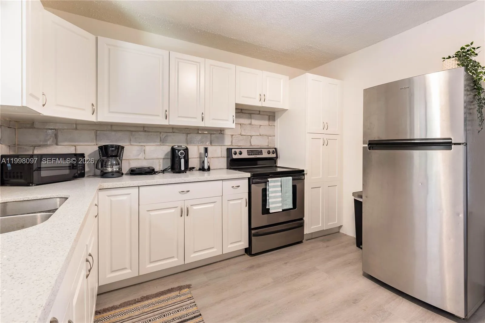 20 Se 13th Ter 1-2, Dania Beach, Florida 33004, Dania Beach, Florida 33004, 2 Bedrooms Bedrooms, ,2 BathroomsBathrooms,Residential Lease,For Rent,20 Se 13th Ter 1-2, Dania Beach, Florida 33004,A11998097