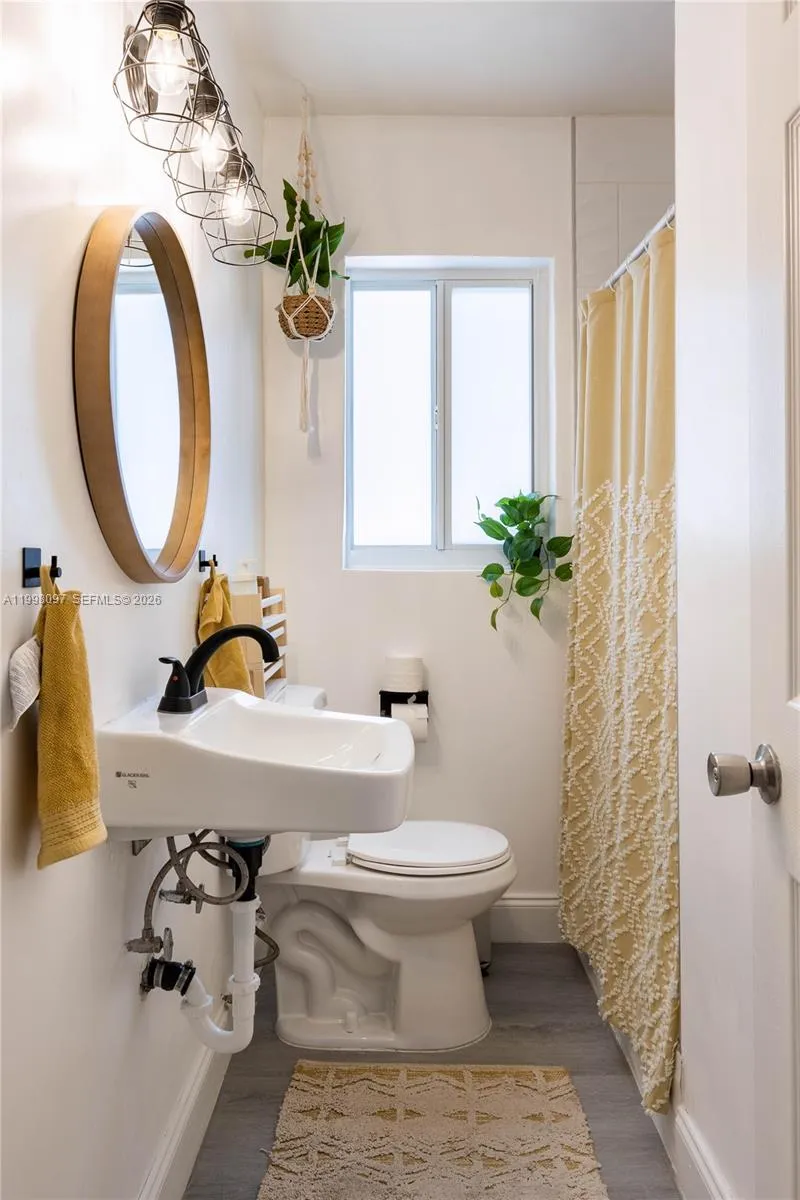 20 Se 13th Ter 1-2, Dania Beach, Florida 33004, Dania Beach, Florida 33004, 2 Bedrooms Bedrooms, ,2 BathroomsBathrooms,Residential Lease,For Rent,20 Se 13th Ter 1-2, Dania Beach, Florida 33004,A11998097