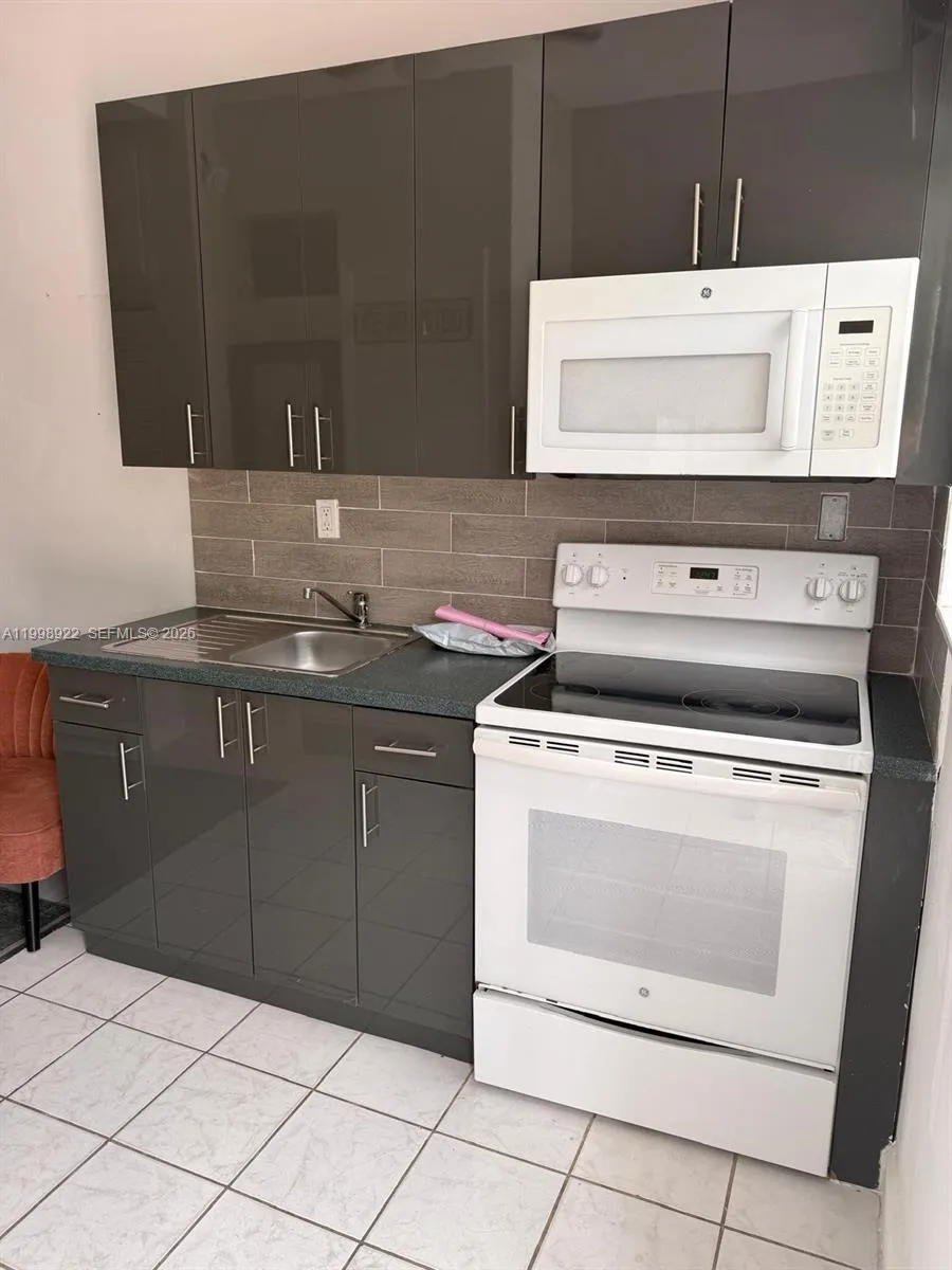 1105 Ne 119th St A, Biscayne Park, Florida 33161, Biscayne Park, Florida 33161, ,1 BathroomBathrooms,Residential Lease,For Rent,1105 Ne 119th St A, Biscayne Park, Florida 33161,A11998922