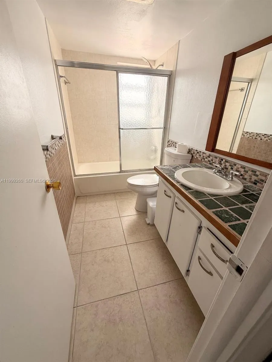 Hallandale Beach, Florida 33009, 2 Bedrooms Bedrooms, ,2 BathroomsBathrooms,Residential Lease,For Rent,A11999260
