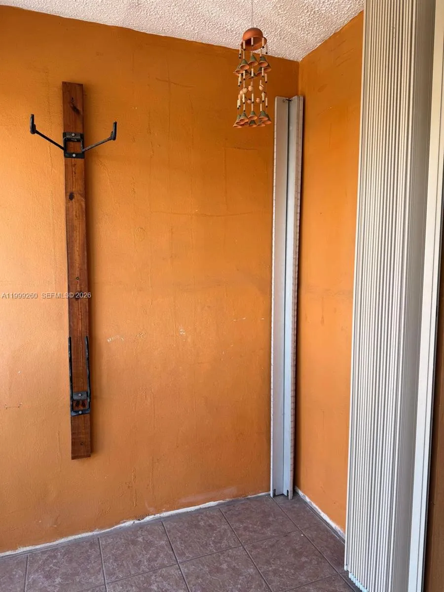 Hallandale Beach, Florida 33009, 2 Bedrooms Bedrooms, ,2 BathroomsBathrooms,Residential Lease,For Rent,A11999260
