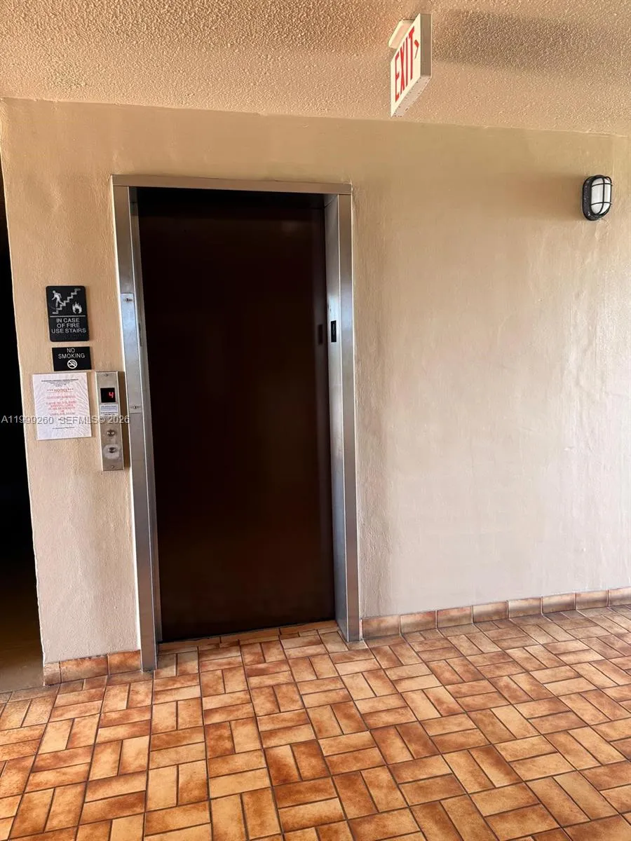Hallandale Beach, Florida 33009, 2 Bedrooms Bedrooms, ,2 BathroomsBathrooms,Residential Lease,For Rent,A11999260