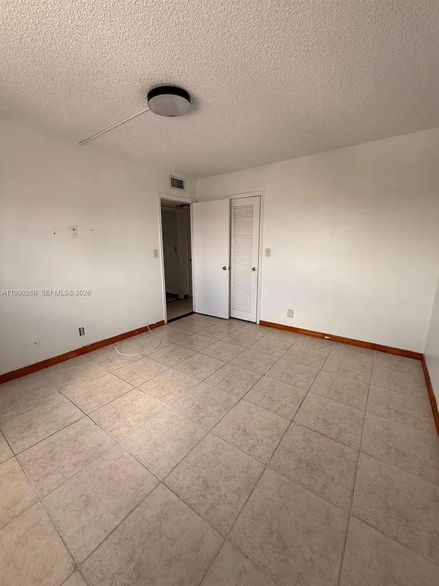 Hallandale Beach, Florida 33009, 2 Bedrooms Bedrooms, ,2 BathroomsBathrooms,Residential Lease,For Rent,A11999260