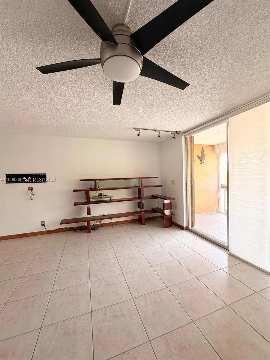 Hallandale Beach, Florida 33009, 2 Bedrooms Bedrooms, ,2 BathroomsBathrooms,Residential Lease,For Rent,A11999260