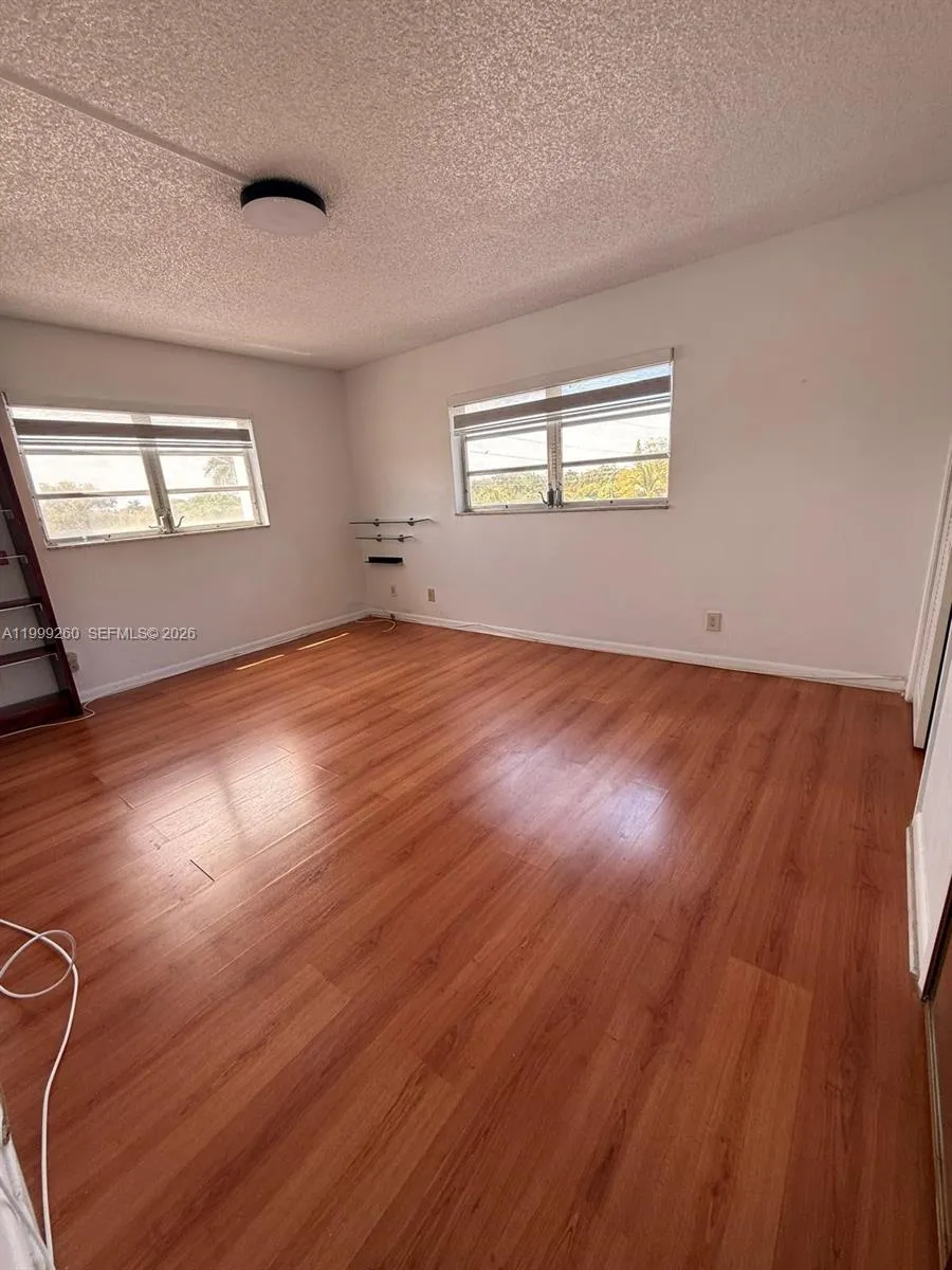 Hallandale Beach, Florida 33009, 2 Bedrooms Bedrooms, ,2 BathroomsBathrooms,Residential Lease,For Rent,A11999260