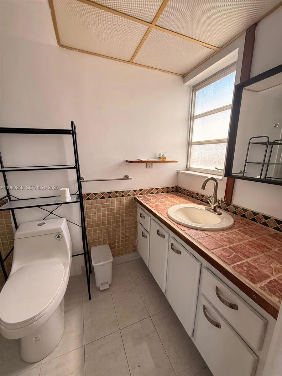 Hallandale Beach, Florida 33009, 2 Bedrooms Bedrooms, ,2 BathroomsBathrooms,Residential Lease,For Rent,A11999260