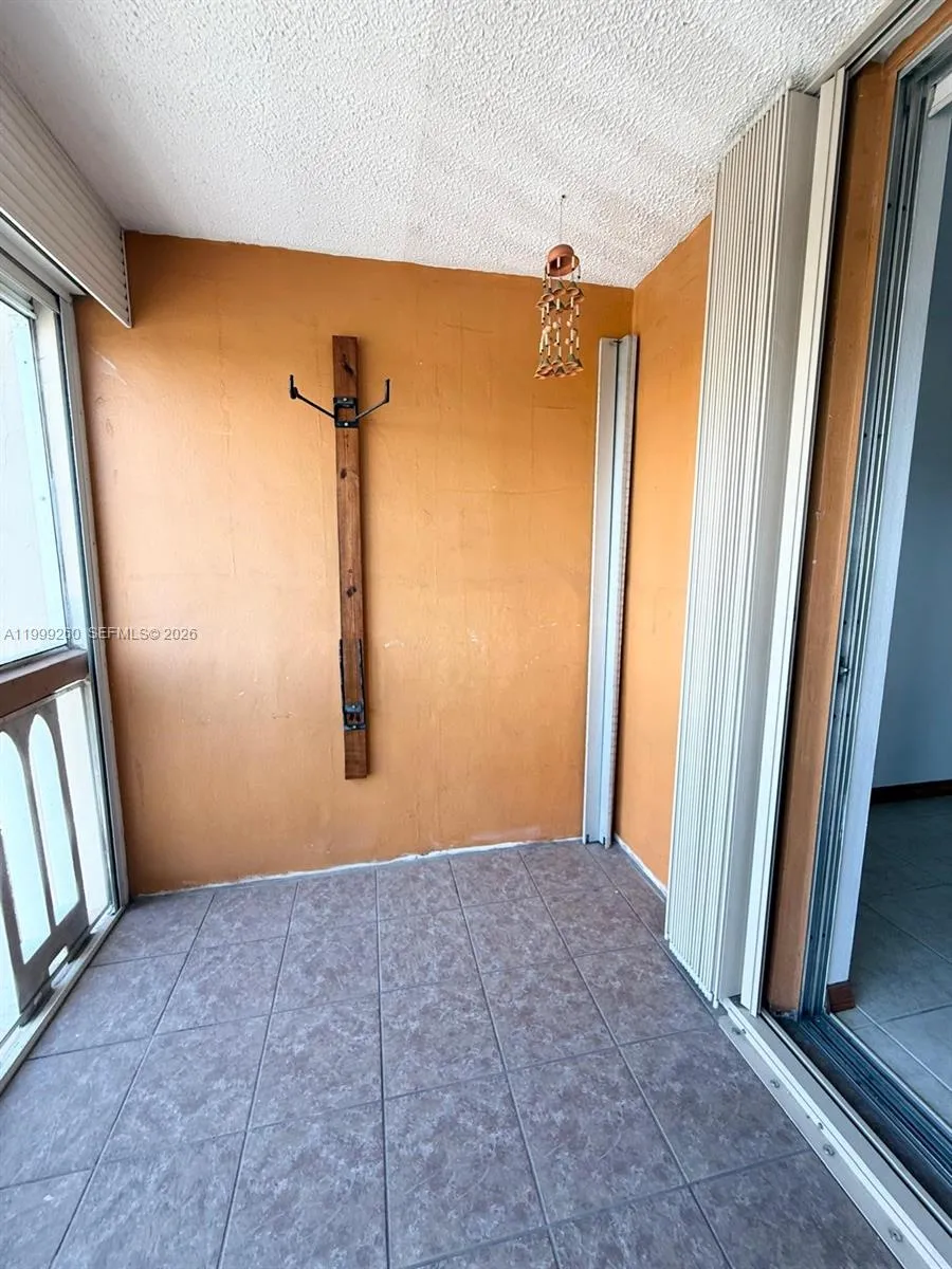 Hallandale Beach, Florida 33009, 2 Bedrooms Bedrooms, ,2 BathroomsBathrooms,Residential Lease,For Rent,A11999260
