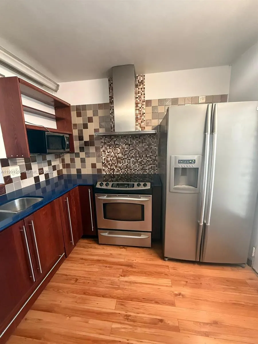 Hallandale Beach, Florida 33009, 2 Bedrooms Bedrooms, ,2 BathroomsBathrooms,Residential Lease,For Rent,A11999260