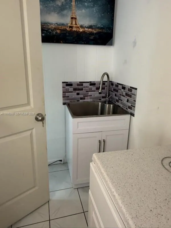 129 Se 5th St, Hallandale Beach, Florida 33009, Hallandale Beach, Florida 33009, ,Residential Income,For Sale,129 Se 5th St, Hallandale Beach, Florida 33009,A11999268