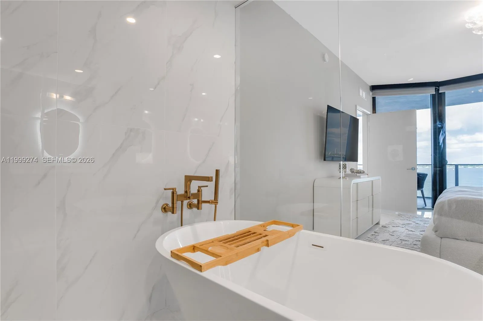 700 Ne 24 901, Miami, Florida 33137, Miami, Florida 33137, 4 Bedrooms Bedrooms, ,5 BathroomsBathrooms,Residential Lease,For Rent,700 Ne 24 901, Miami, Florida 33137,A11999274