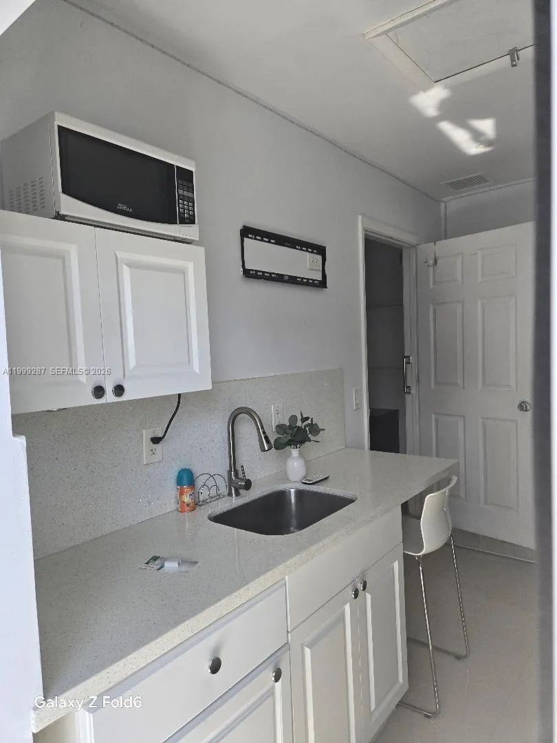 Miami, Florida 33175, 1 Bedroom Bedrooms, ,1 BathroomBathrooms,Residential Lease,For Rent,A11999287