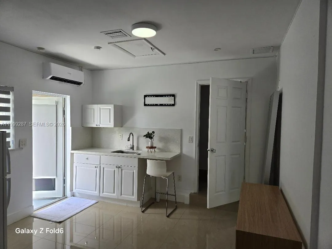 Miami, Florida 33175, 1 Bedroom Bedrooms, ,1 BathroomBathrooms,Residential Lease,For Rent,A11999287