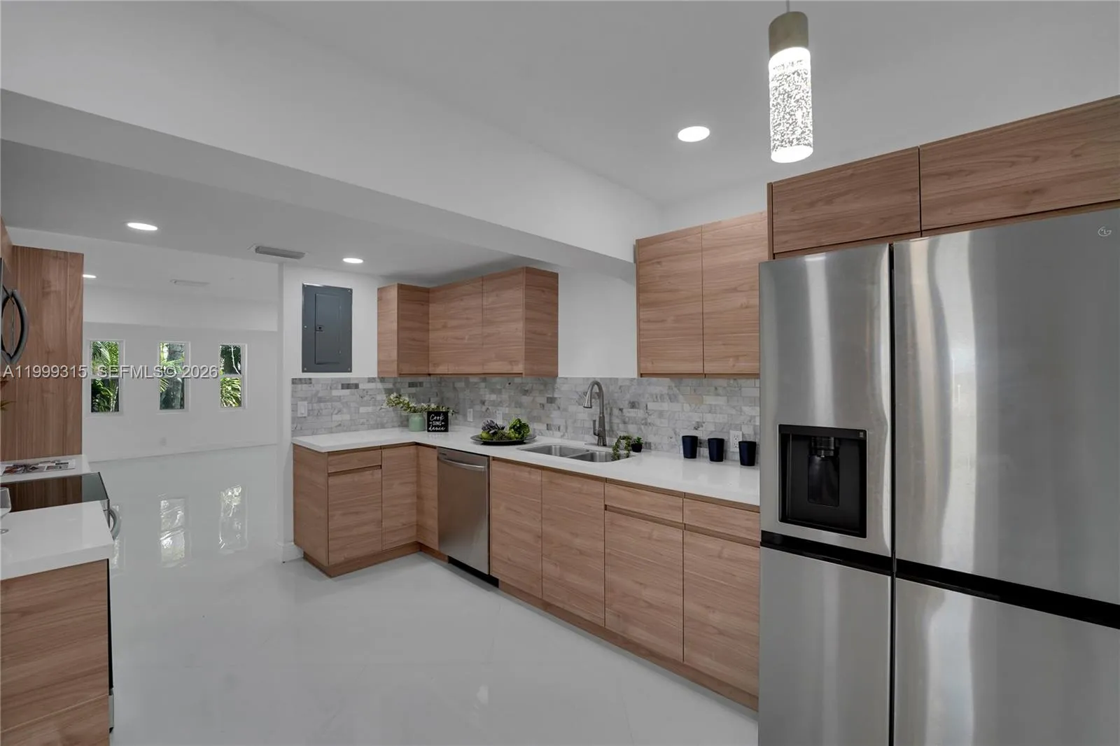 1137 Sw 8th Ave, Fort Lauderdale, Florida 33315, Fort Lauderdale, Florida 33315, 2 Bedrooms Bedrooms, ,2 BathroomsBathrooms,Residential Lease,For Rent,1137 Sw 8th Ave, Fort Lauderdale, Florida 33315,A11999315