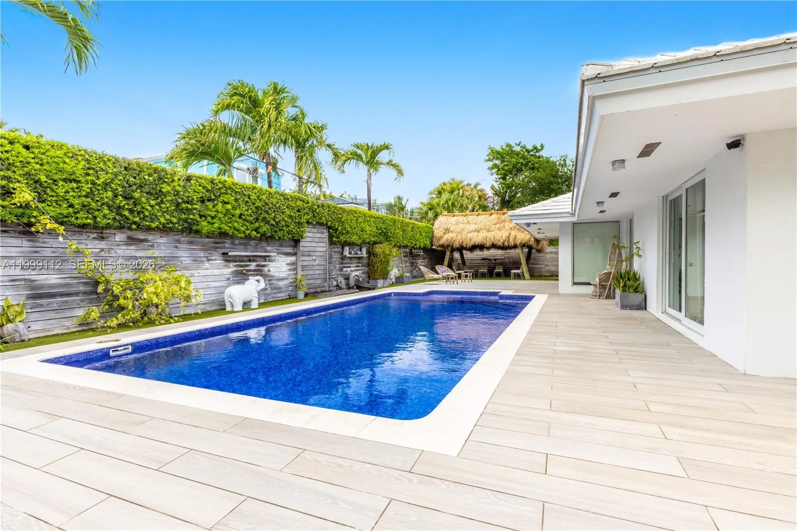 524 Warren Ln, Key Biscayne, Florida 33149, Key Biscayne, Florida 33149, 5 Bedrooms Bedrooms, ,4 BathroomsBathrooms,Residential,For Sale,524 Warren Ln, Key Biscayne, Florida 33149,A11999112