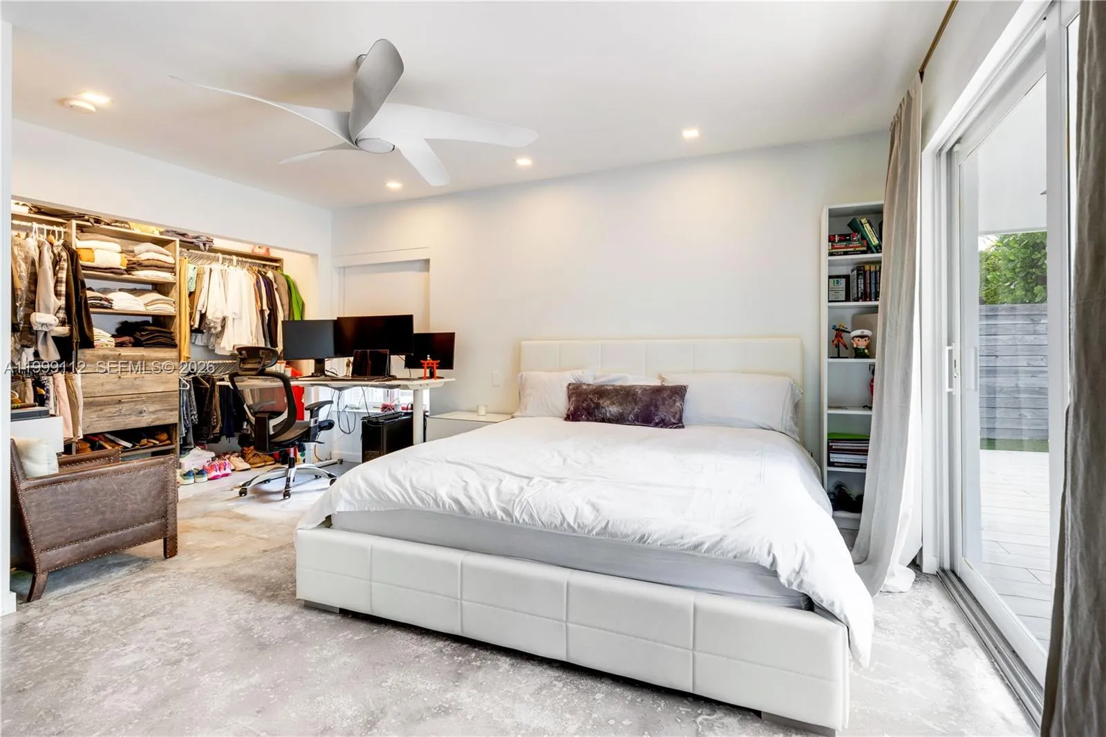 524 Warren Ln, Key Biscayne, Florida 33149, Key Biscayne, Florida 33149, 5 Bedrooms Bedrooms, ,4 BathroomsBathrooms,Residential,For Sale,524 Warren Ln, Key Biscayne, Florida 33149,A11999112