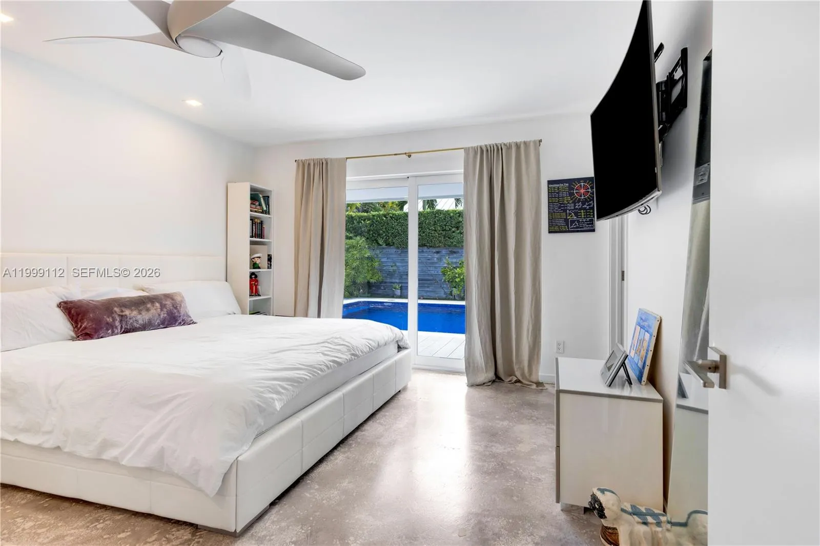 524 Warren Ln, Key Biscayne, Florida 33149, Key Biscayne, Florida 33149, 5 Bedrooms Bedrooms, ,4 BathroomsBathrooms,Residential,For Sale,524 Warren Ln, Key Biscayne, Florida 33149,A11999112