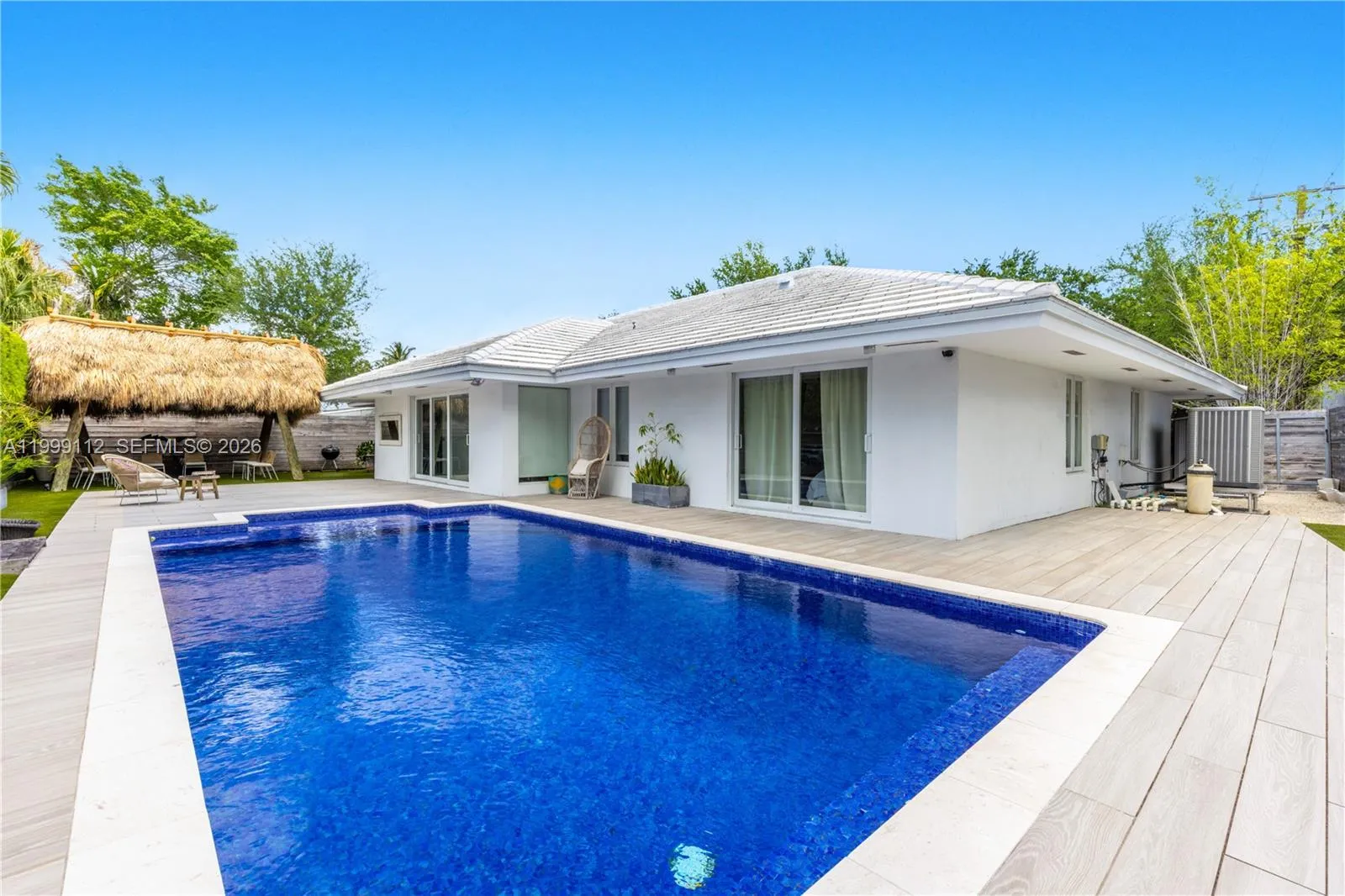 524 Warren Ln, Key Biscayne, Florida 33149, Key Biscayne, Florida 33149, 5 Bedrooms Bedrooms, ,4 BathroomsBathrooms,Residential,For Sale,524 Warren Ln, Key Biscayne, Florida 33149,A11999112