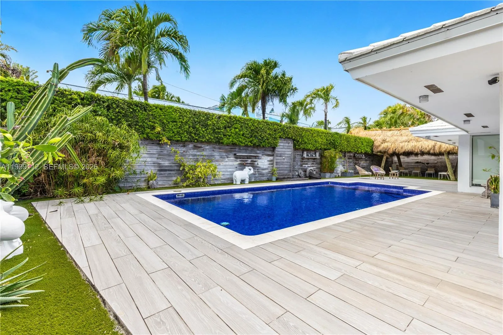 524 Warren Ln, Key Biscayne, Florida 33149, Key Biscayne, Florida 33149, 5 Bedrooms Bedrooms, ,4 BathroomsBathrooms,Residential,For Sale,524 Warren Ln, Key Biscayne, Florida 33149,A11999112