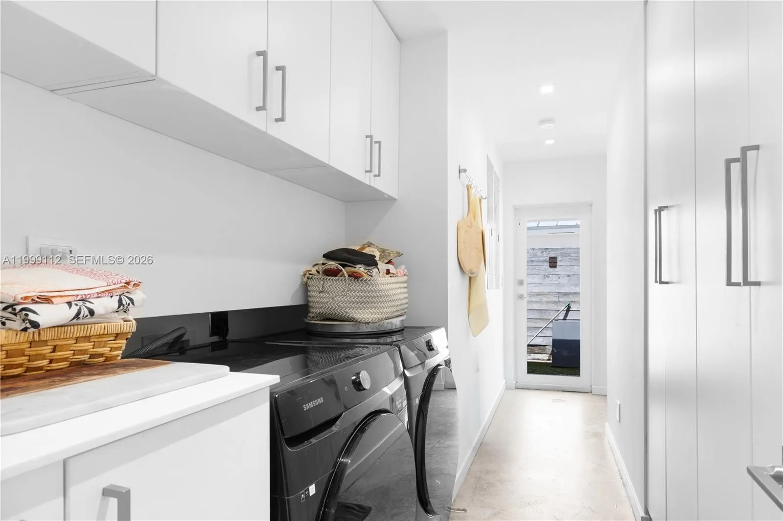 524 Warren Ln, Key Biscayne, Florida 33149, Key Biscayne, Florida 33149, 5 Bedrooms Bedrooms, ,4 BathroomsBathrooms,Residential,For Sale,524 Warren Ln, Key Biscayne, Florida 33149,A11999112