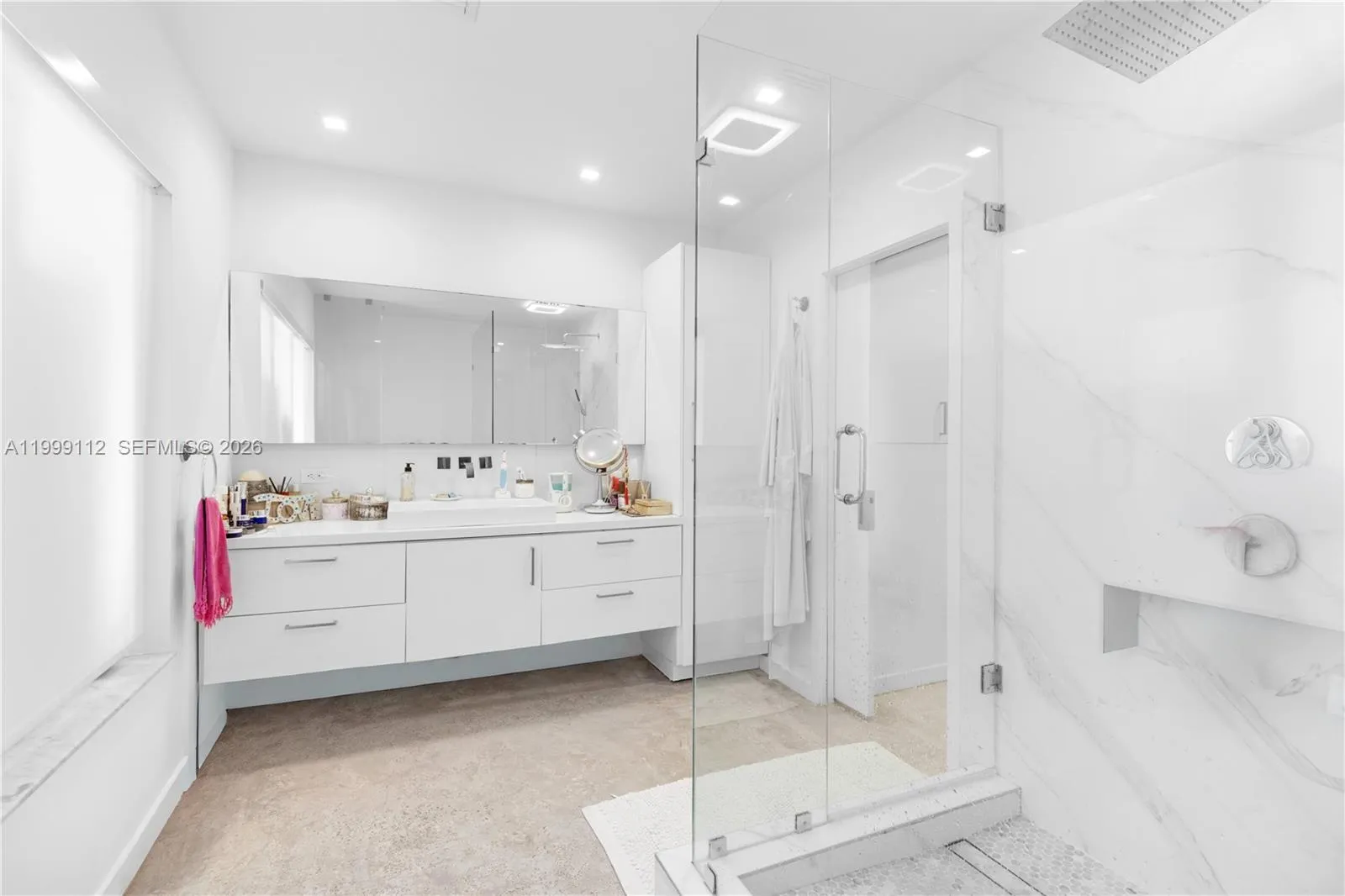 524 Warren Ln, Key Biscayne, Florida 33149, Key Biscayne, Florida 33149, 5 Bedrooms Bedrooms, ,4 BathroomsBathrooms,Residential,For Sale,524 Warren Ln, Key Biscayne, Florida 33149,A11999112