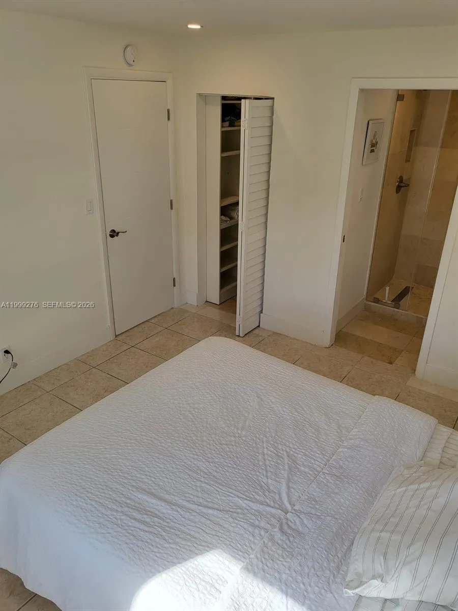 Hollywood, Florida 33024, 1 Bedroom Bedrooms, ,1 BathroomBathrooms,Residential Lease,For Rent,A11999276